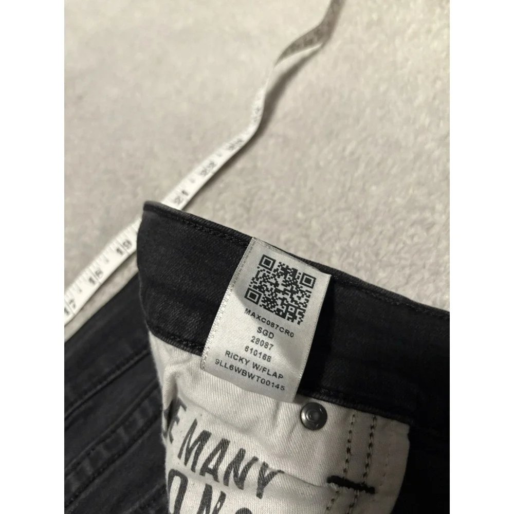True Religion Ricky Relaxed Straight Shorts Size 42 Flap Pocket Distressed